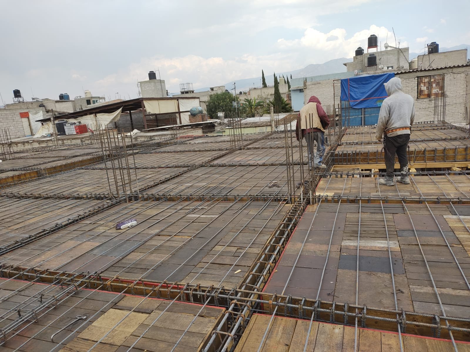Supervisión de obra con armado de acero